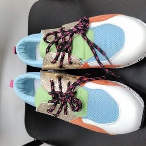 Ladies Yo Ki Fashion Sneakers NWOT, Size 10